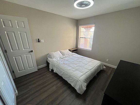 2nd image of 926 W Sterling Pl