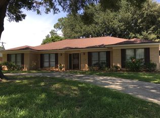 4 Inglesby Ct, Savannah, GA 31406