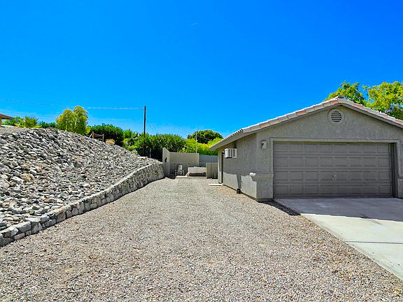 3rd image of 3000 Sombrero Dr