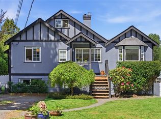 930 Lodge Ave, Saanich, BC V8X 3A8