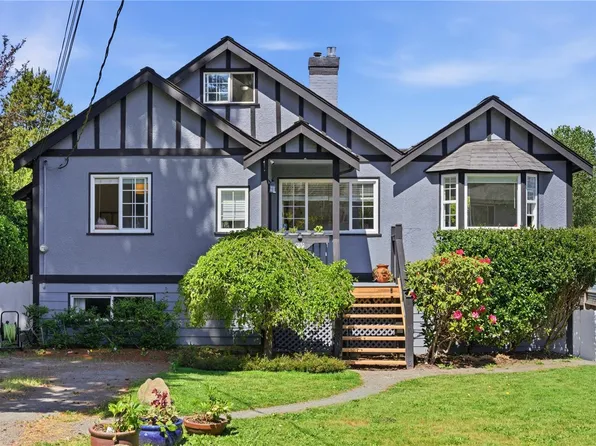 930 Lodge Ave, Saanich, BC V8X 3A8