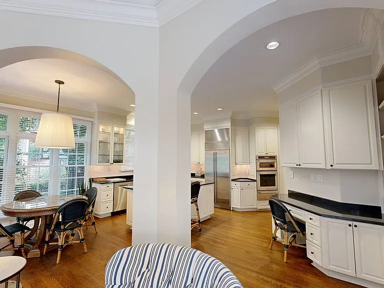 1296 W Wesley Rd NW — Photo 37