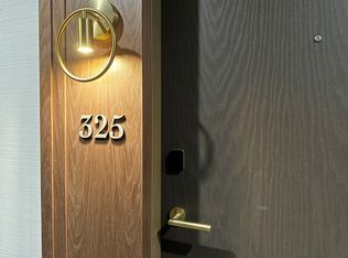 6 Greenbriar Rd #325, Toronto, ON M2K1H4