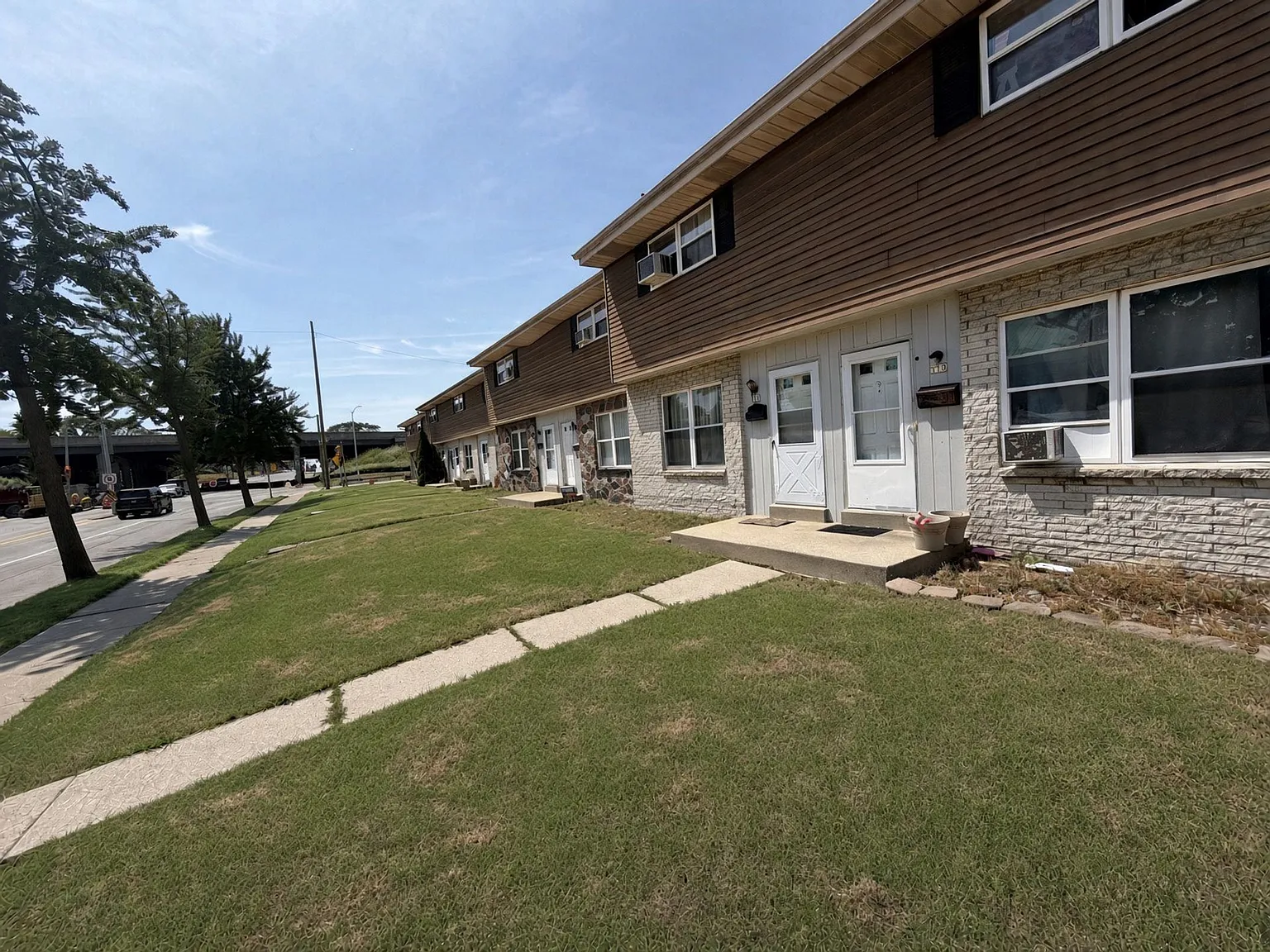 70th Street Townhomes — Photo 2