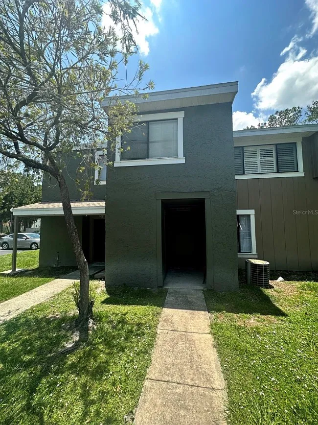 3 bed, 2.5 bath, 1258 sqft, $2,000 — Photo 1