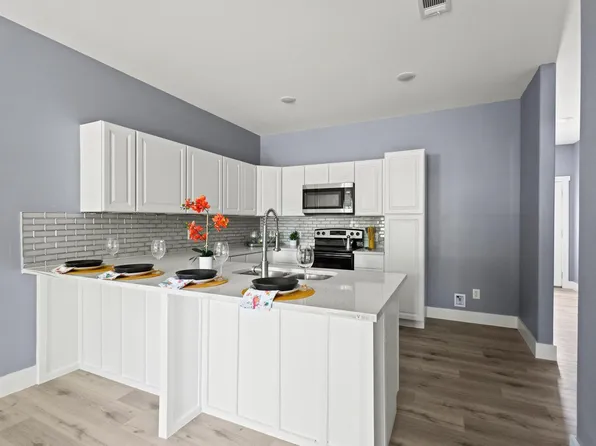 620 S 1st St, Sherman, TX 75090