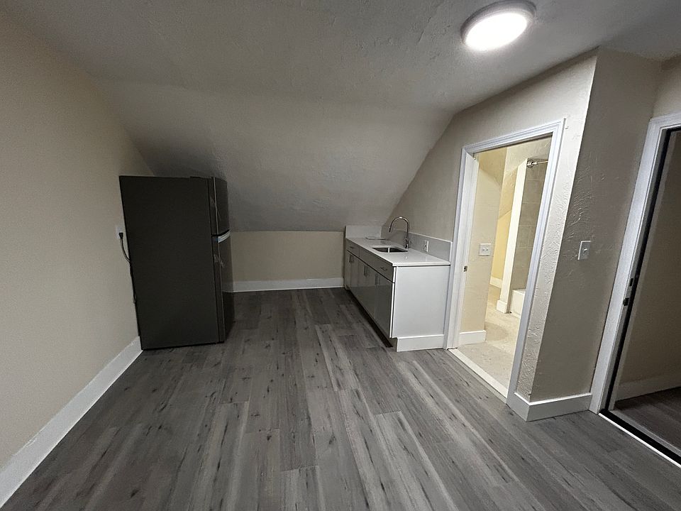 1st image of 40 Grand St #4