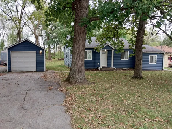 6181 Kentucky Pl, Merrillville, IN 46410