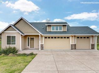 888 E Garfield St, Carlton, OR 97111