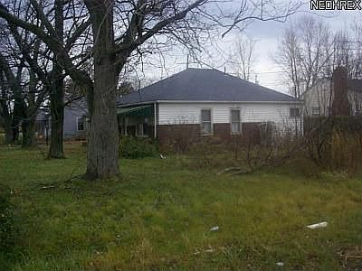 2nd image of 683 Devonshire Dr