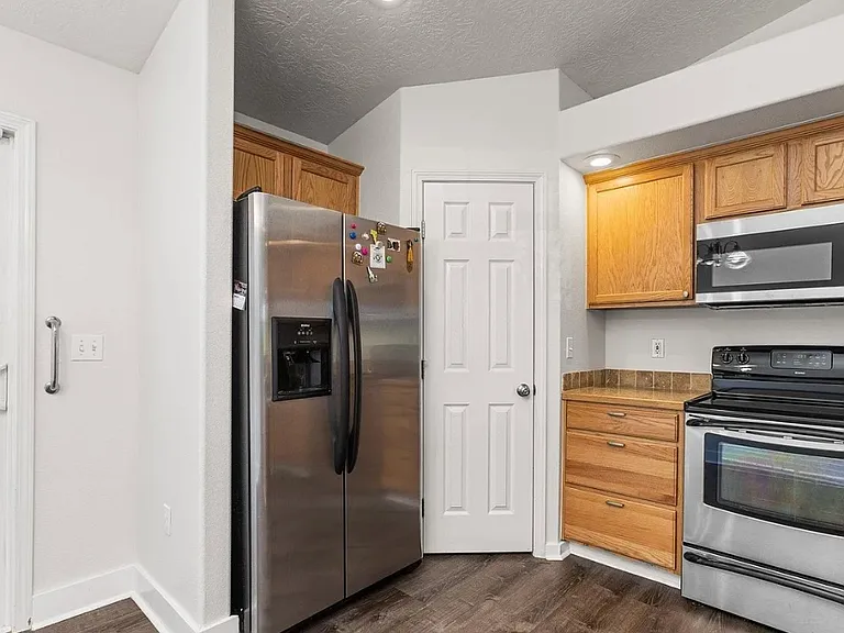 3907 N Abbott St — Photo 8