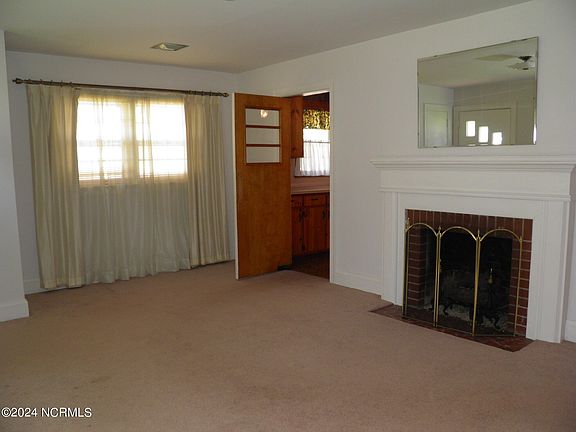4th image of 308 Charlotte Avenue