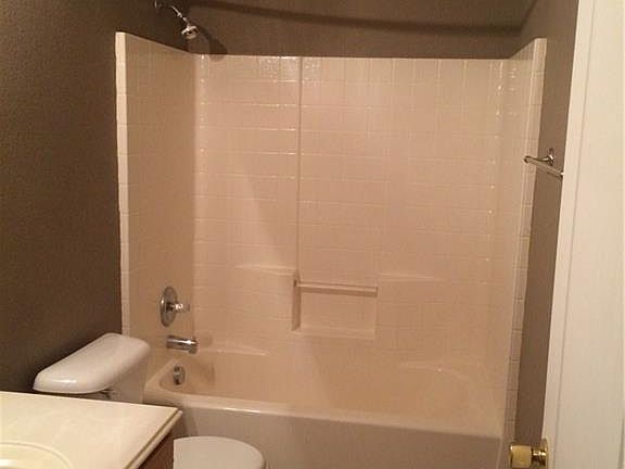 5th image of 3821 Pinebluff Ln