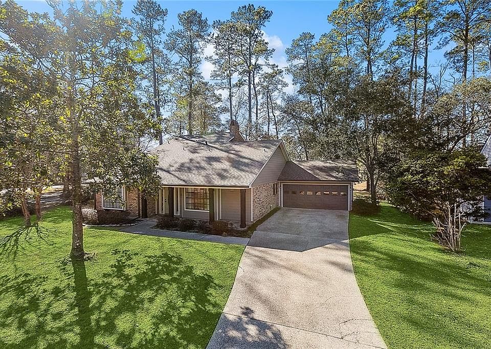 1st image of 214 Oak Dr