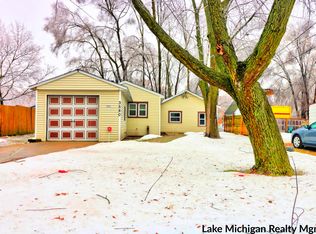 3580 Oriole Ave SW, Wyoming, MI 49509