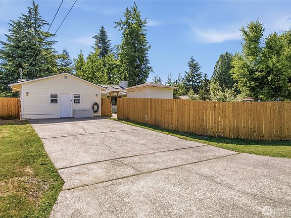 2nd image of 6113 148th Avenue NE