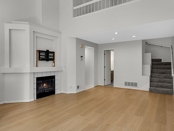 2nd image of 2065 Shenandoah Ct N #E