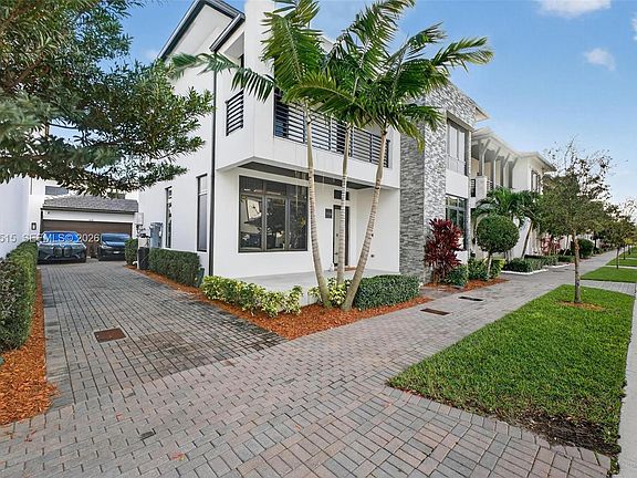 5th image of 8126 NW 48th Ter