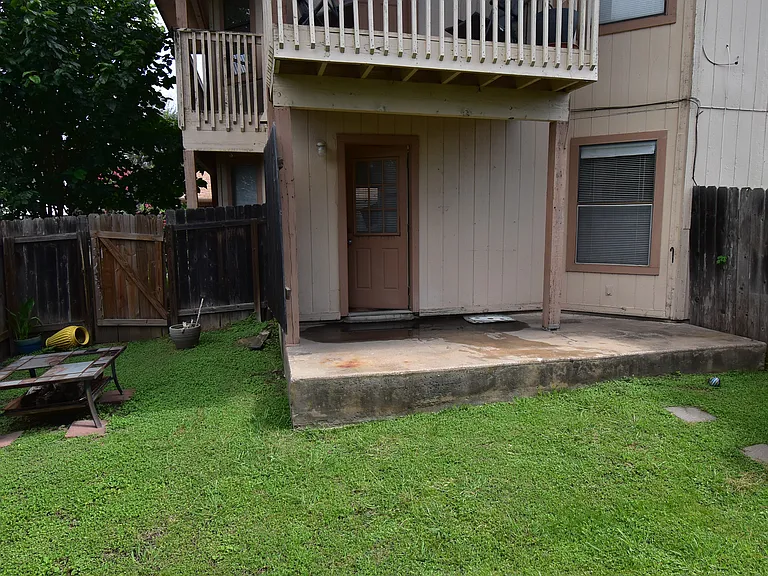 1800-1806 Rawhide Loop #1800 — Photo 13