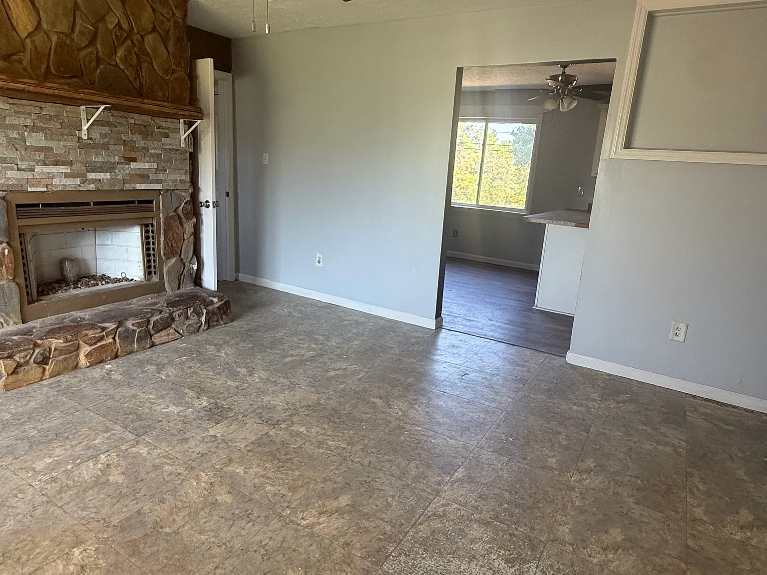 4 bed, 1430 sqft, $1,650 — Photo 2