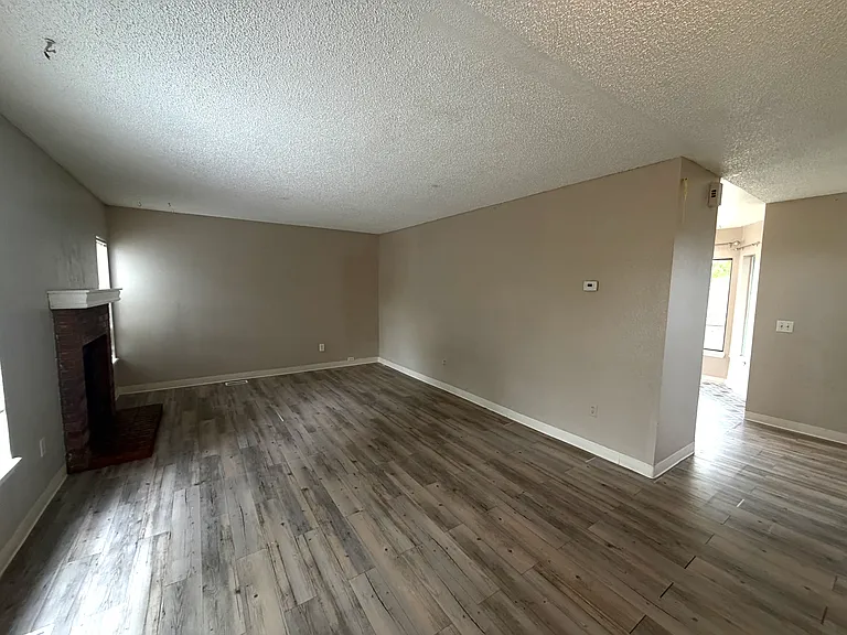 18231 E Layton Pl — Photo 3