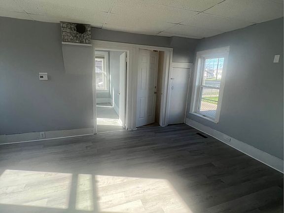 5th image of 207 Fitzhugh St #1
