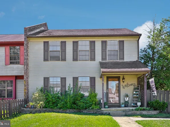 8 Oak Forest Dr, Sicklerville, NJ 08081