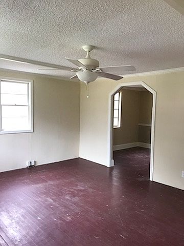 1st image of 7319 Lone Oak St