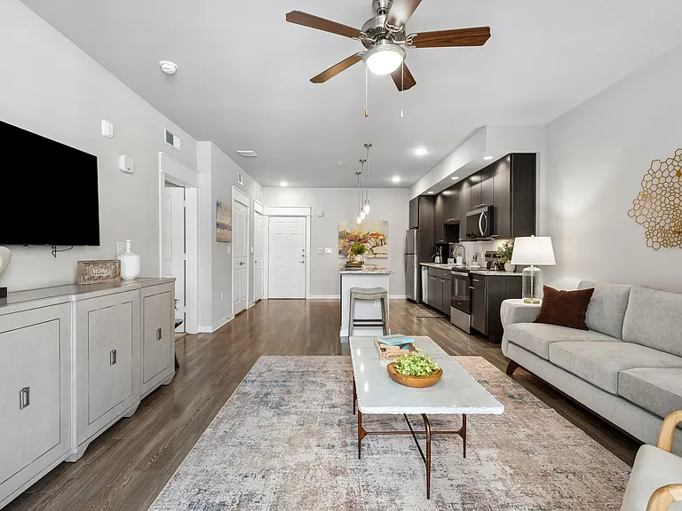 Town Center Lofts — Photo 4