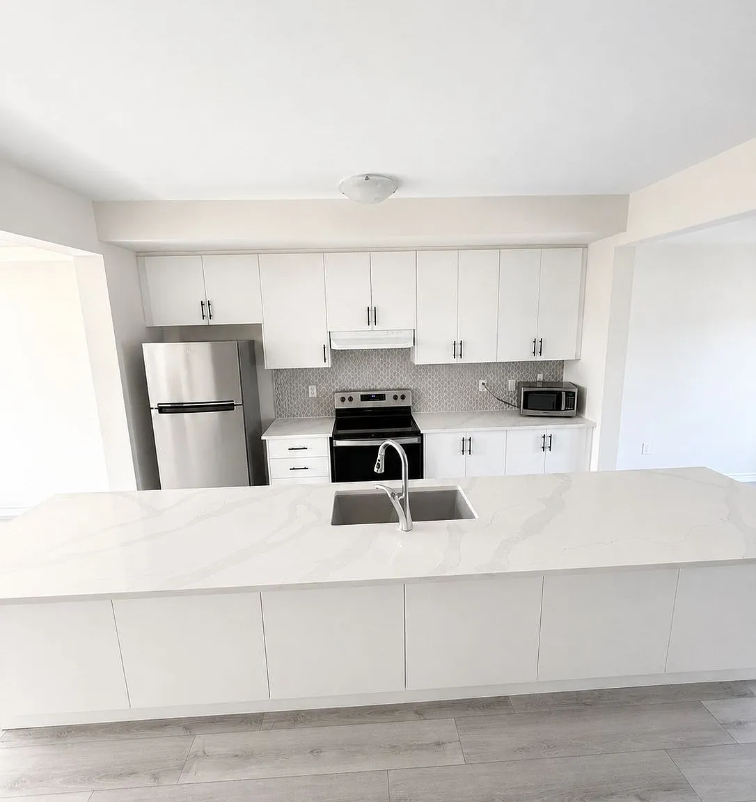 3 bed, $2,950 — Photo 3