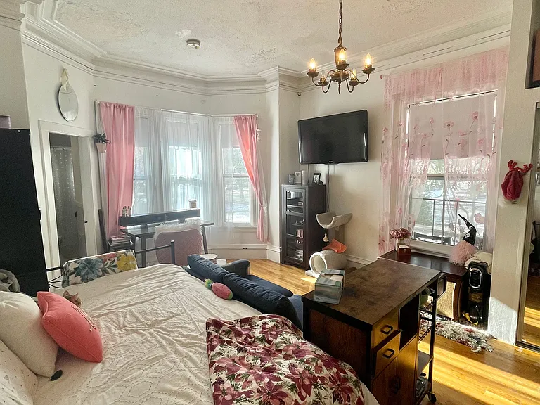219 Washington St #1 — Photo 6