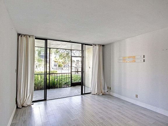 4th image of 11 Royal Palm Way #1040