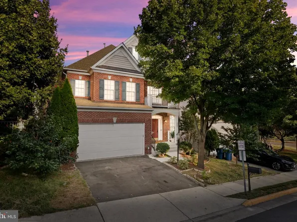 5607 Lierman Cir, Centreville, VA 20120