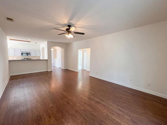 3rd image of 258 Westbrooke Rd