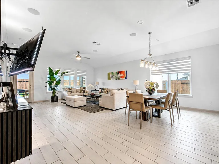3306 Black Gore Creek Dr — Photo 14