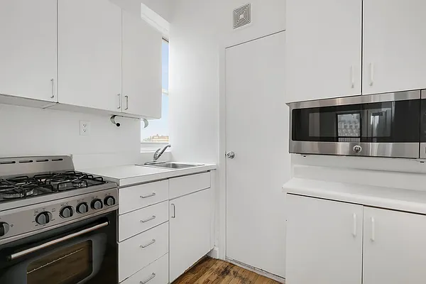 Rented by Compass | media 14