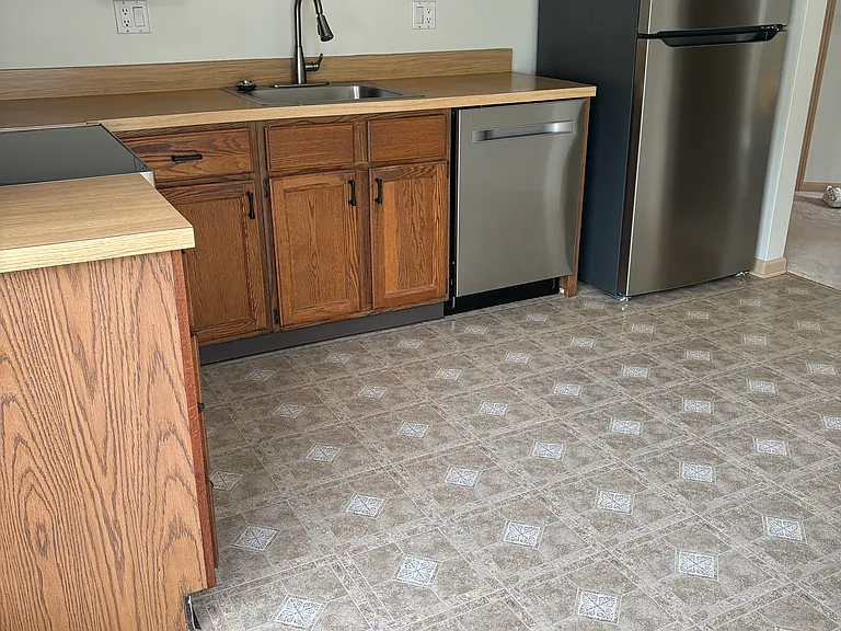 310 Woods Edge Pl — Photo 9