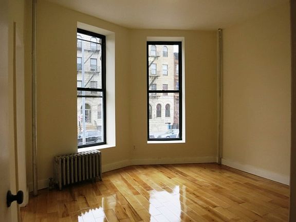 3rd image of 164 Halsey St