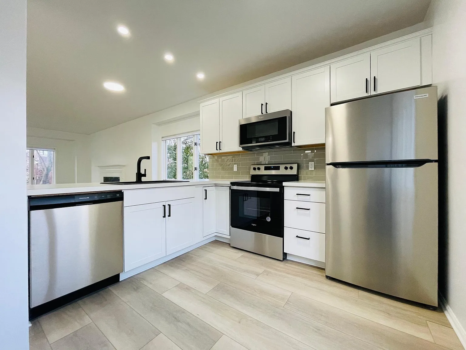43 Adams St — Photo 4