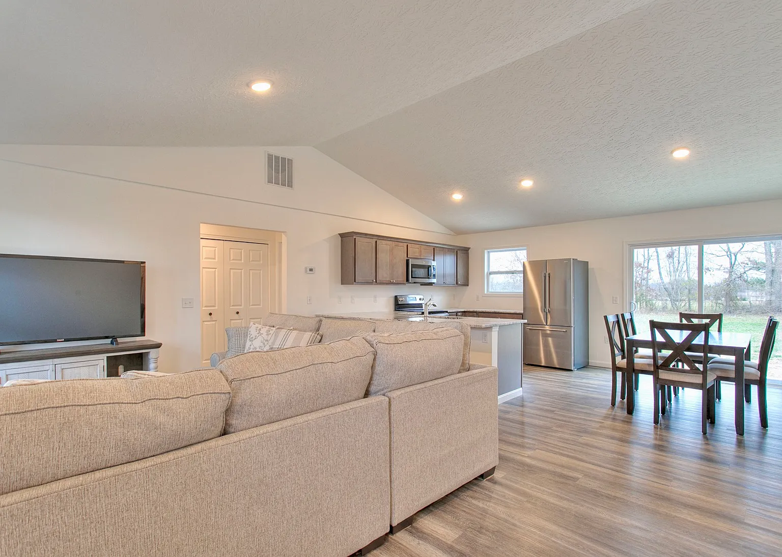 120 Cheyenne Drive - 1 — Photo 2