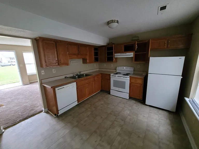 698 Needmore Rd — Photo 4