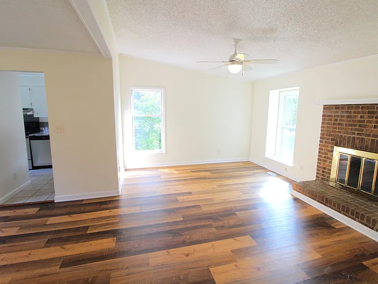 3032 Chenango Dr — Photo 6