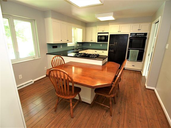 5th image of 5687 Pinehill Dr