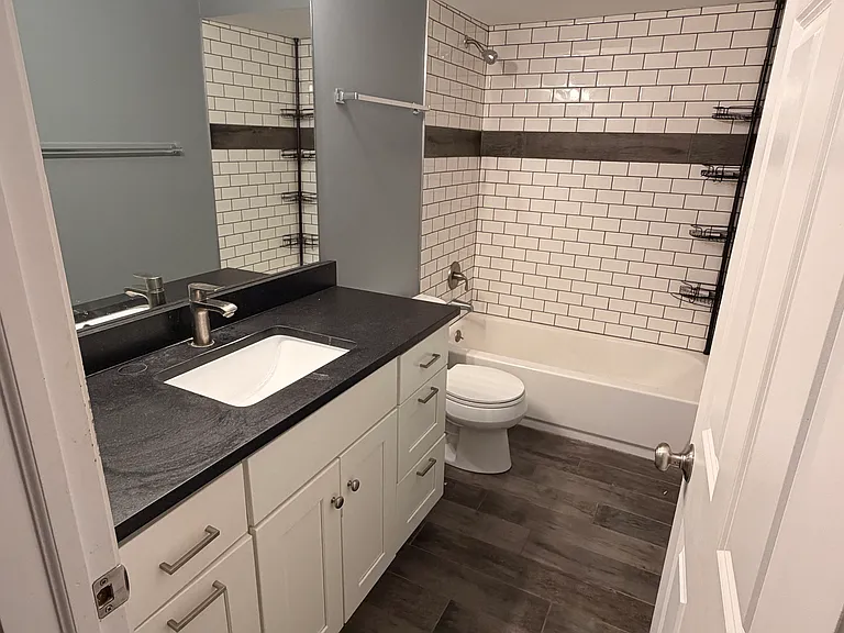 215 N Washington St #E — Photo 11