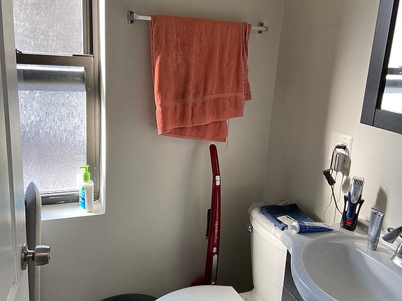 4th image of 1056 W Lill Ave #B23me7pcy