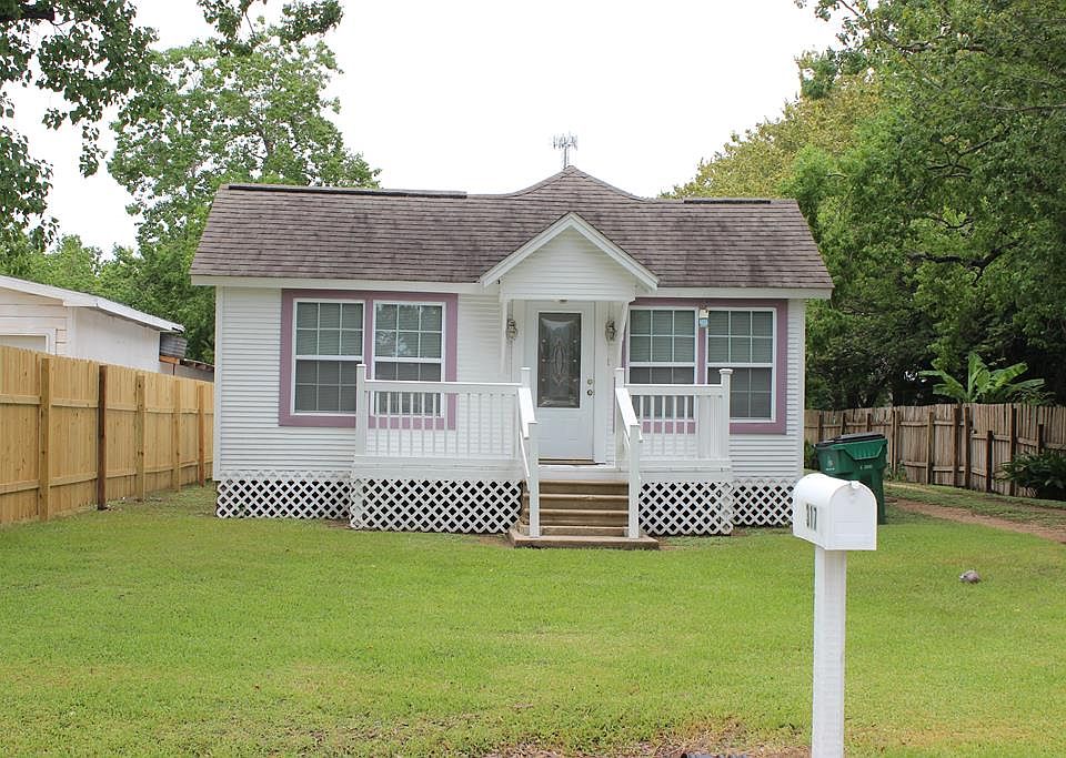 1st image of 317 E Matagorda Ave