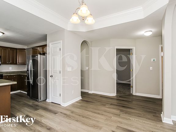 4th image of 104 Mayfair Ln