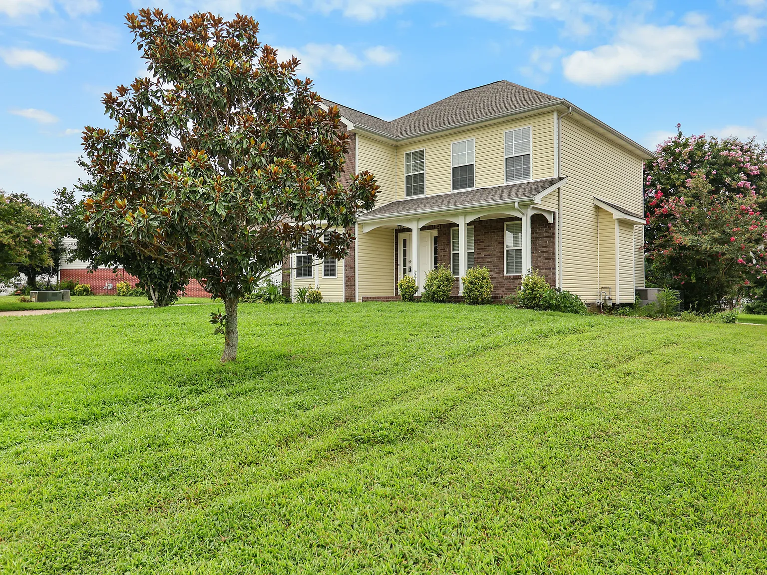 3 bed, 2.5 bath, 2248 sqft, $1,950 — Photo 3