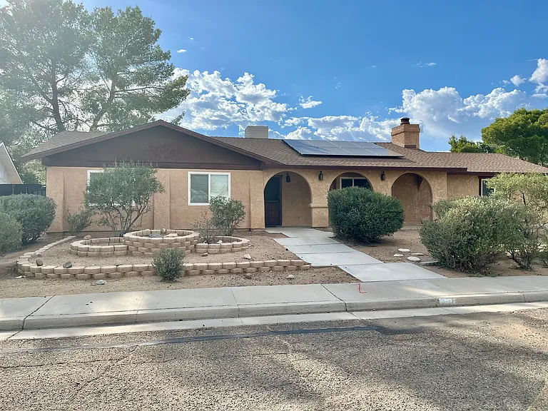 201 Kimberly Ln — Photo 2