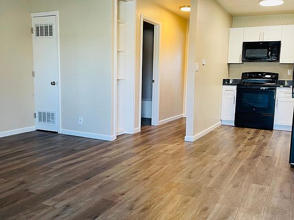 3rd image of 105 Wilbur Ave #1